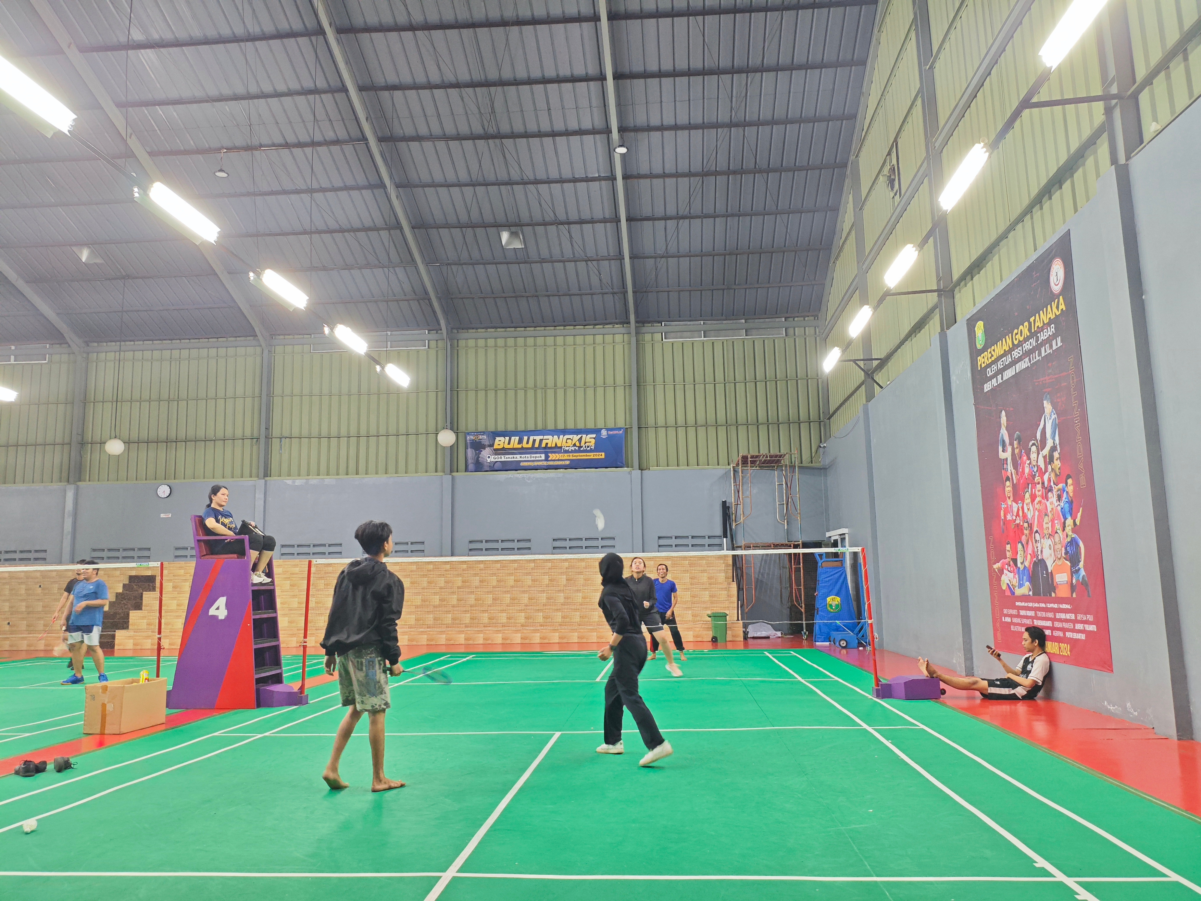 BADMINTON