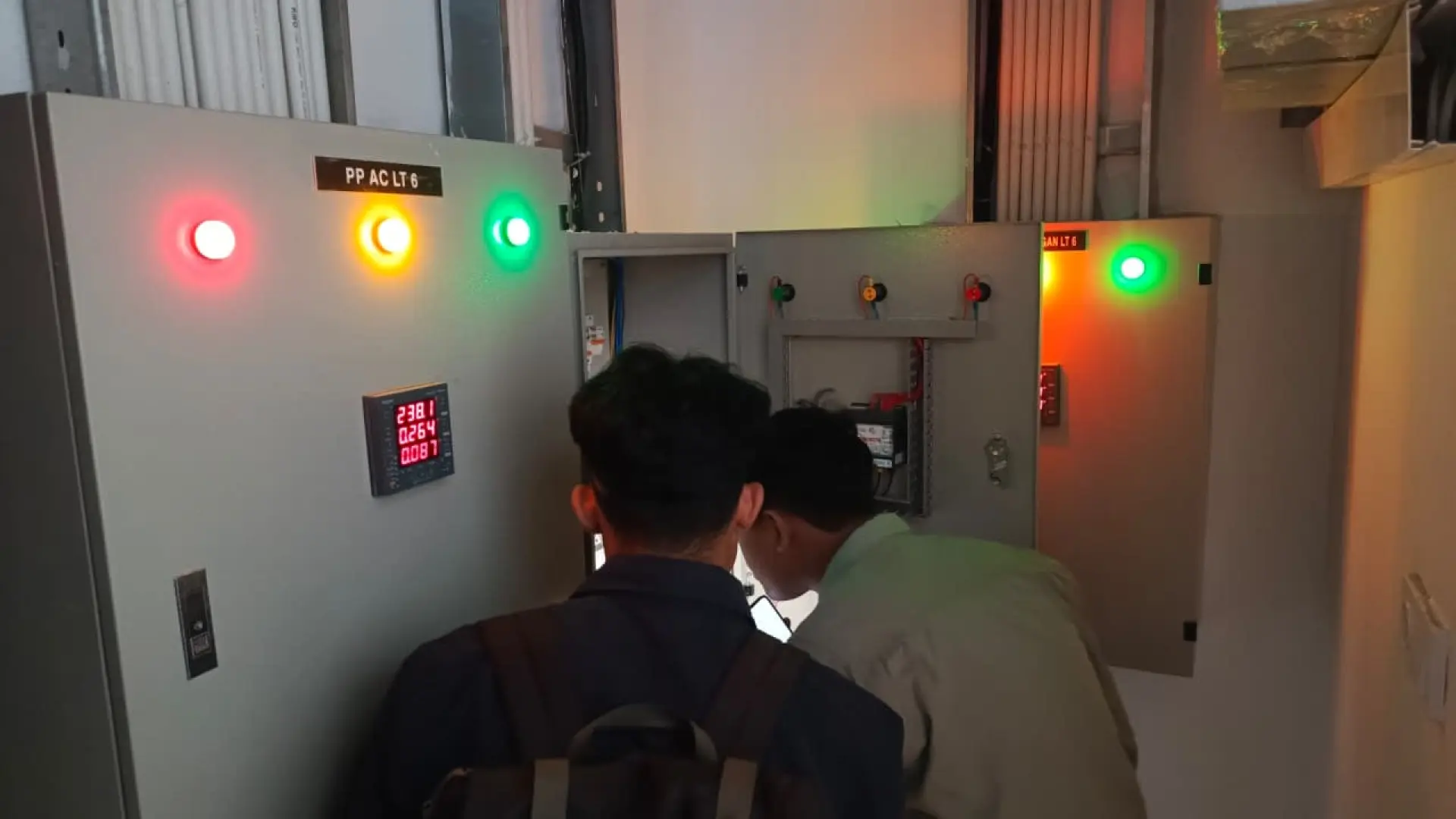 Survey Lapangan Instalasi Videotron dan PLTS di Universitas Soedirman